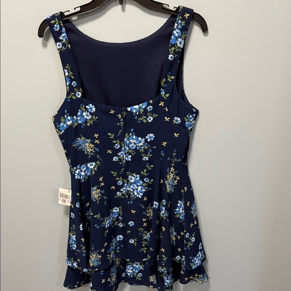 Floral Sleeveless Dress - Picture 5 of 10